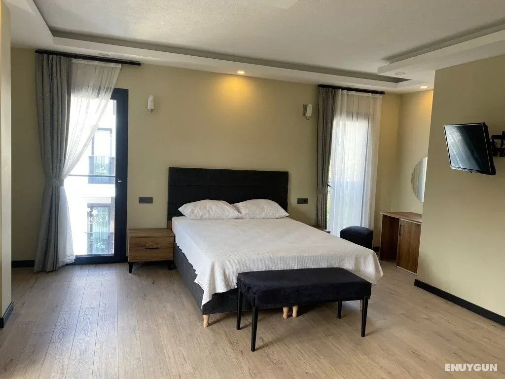 103 Standard Rooms
