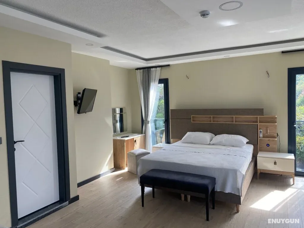 104 Standard Rooms
