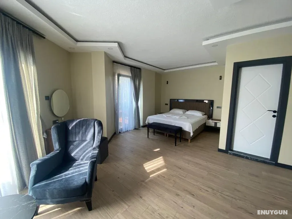 203 Standard Rooms