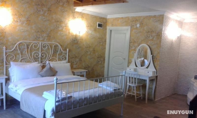 Luxury Suite Room with Jacuzzi and Fireplace