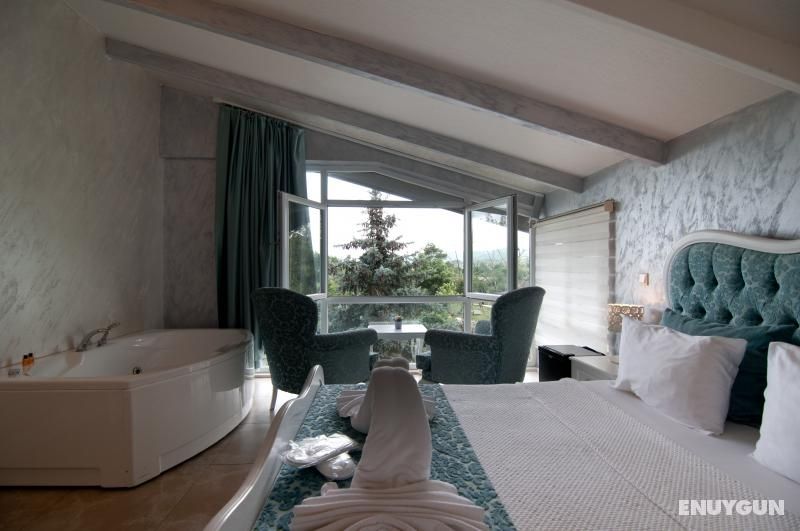 Deluxe Room with Jacuzzi and River View
