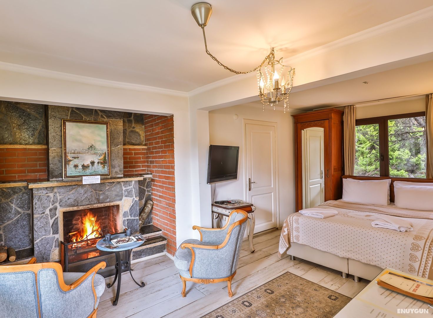 Double, River View, Fireplace