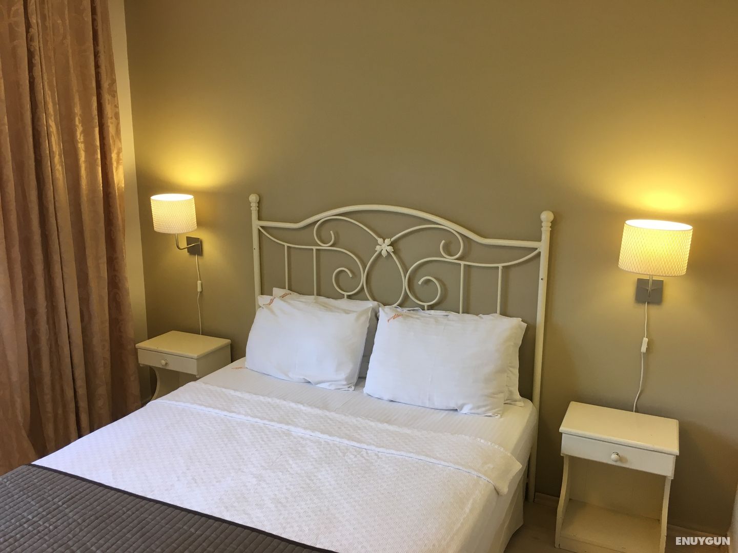 Room with Balcony and Mountain View