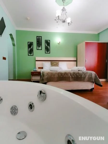 Deluxe Room with Jacuzzi