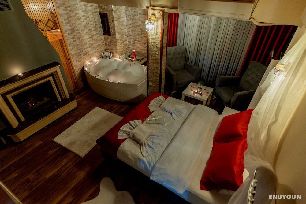Deluxe Room with Jacuzzi and Fireplace