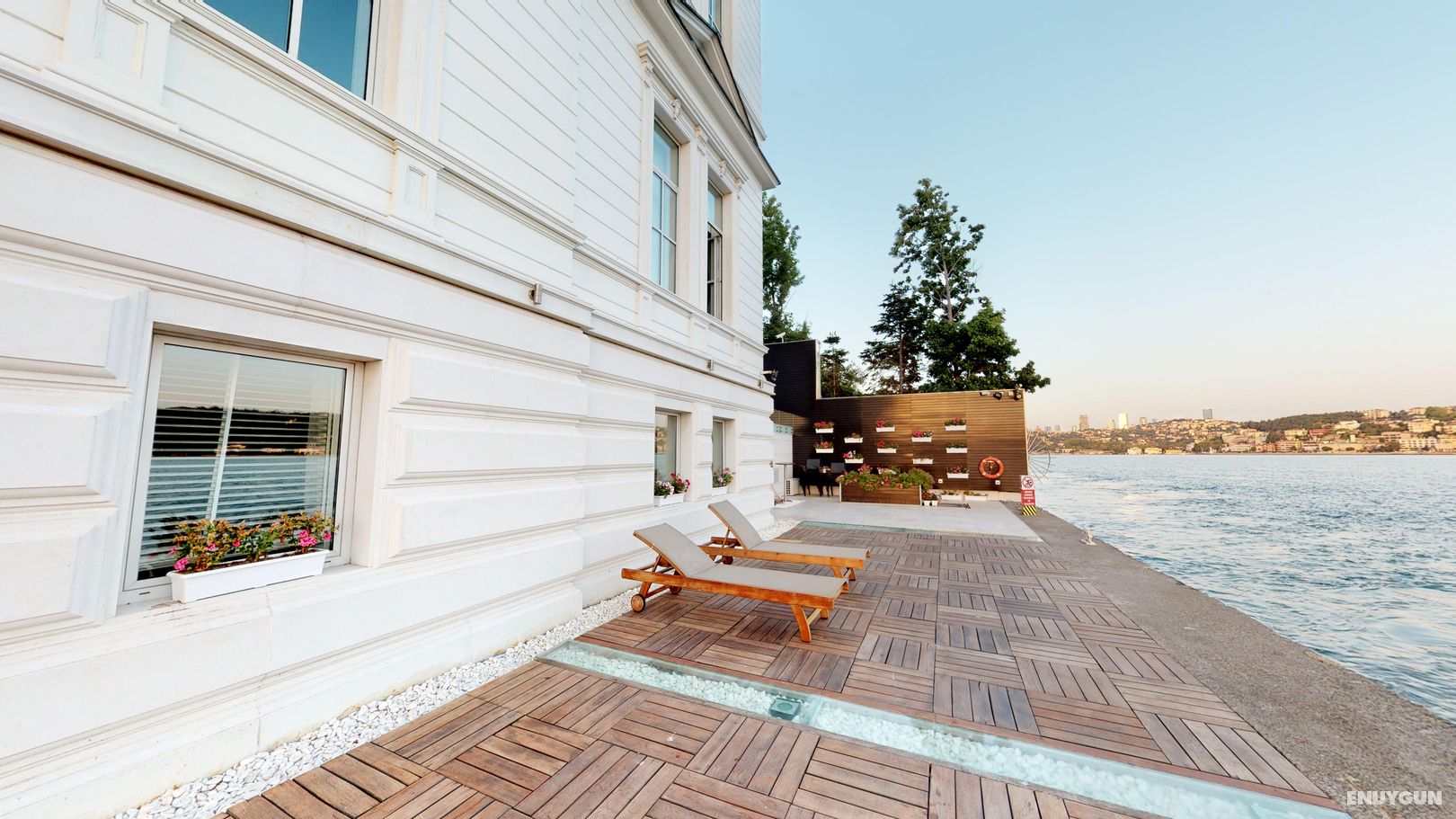 Waterfront Deluxe Room (dock Floor), Sea View