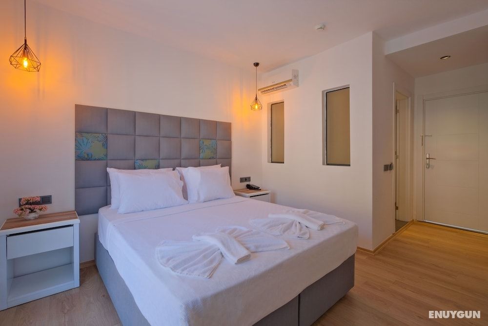 Superior Double Room, Non-Smoking, Pool View