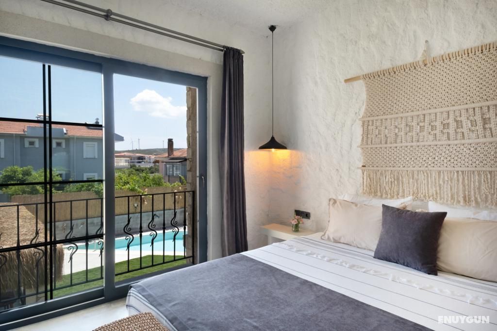 Junior Suite, Pool View, Air Conditioning