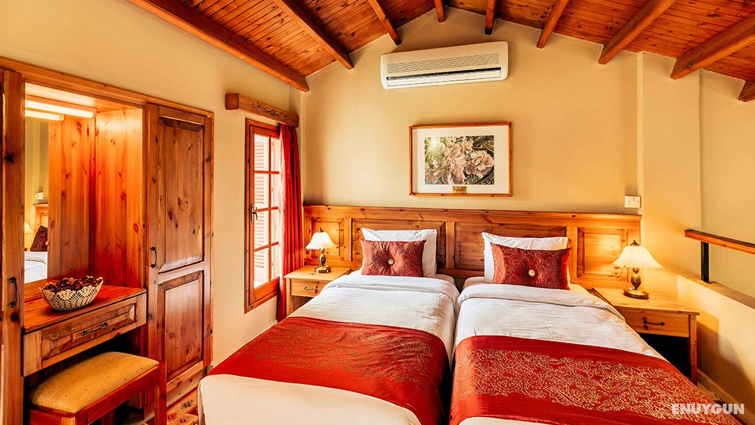 3-Bed Pool Floor Villa Room