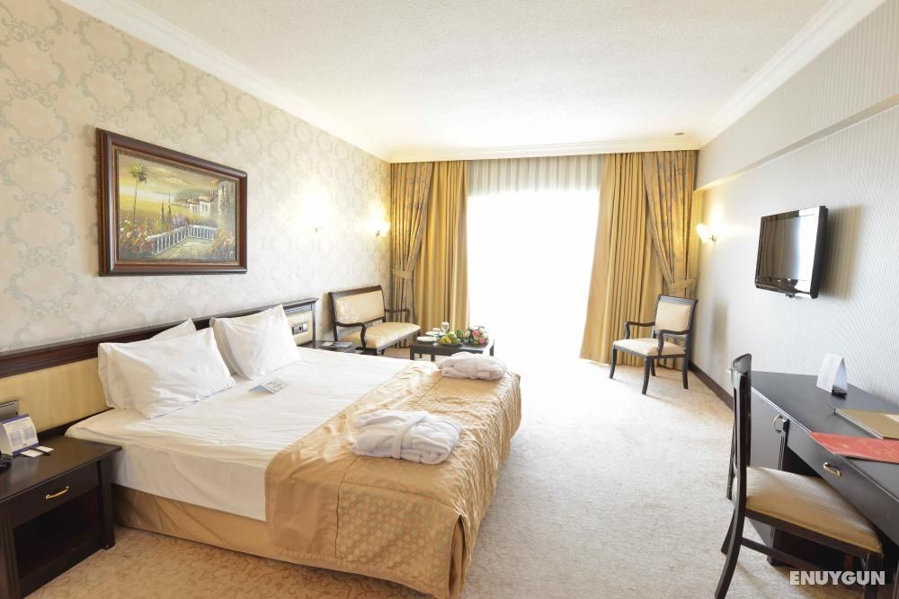Twin Room / Twin Room