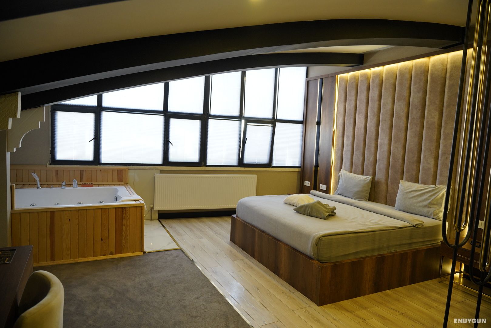 Honeymoon Standard Custom Room with Jacuzzi