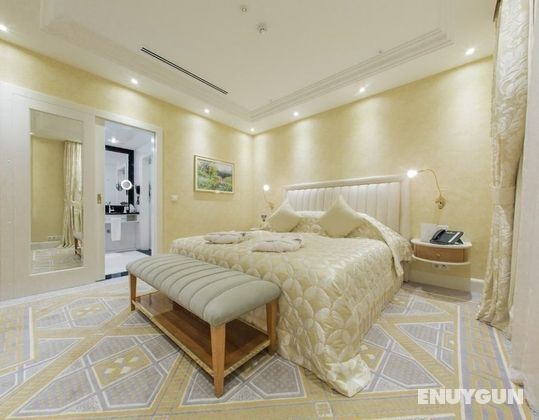 Diplomat Suite Custom Room