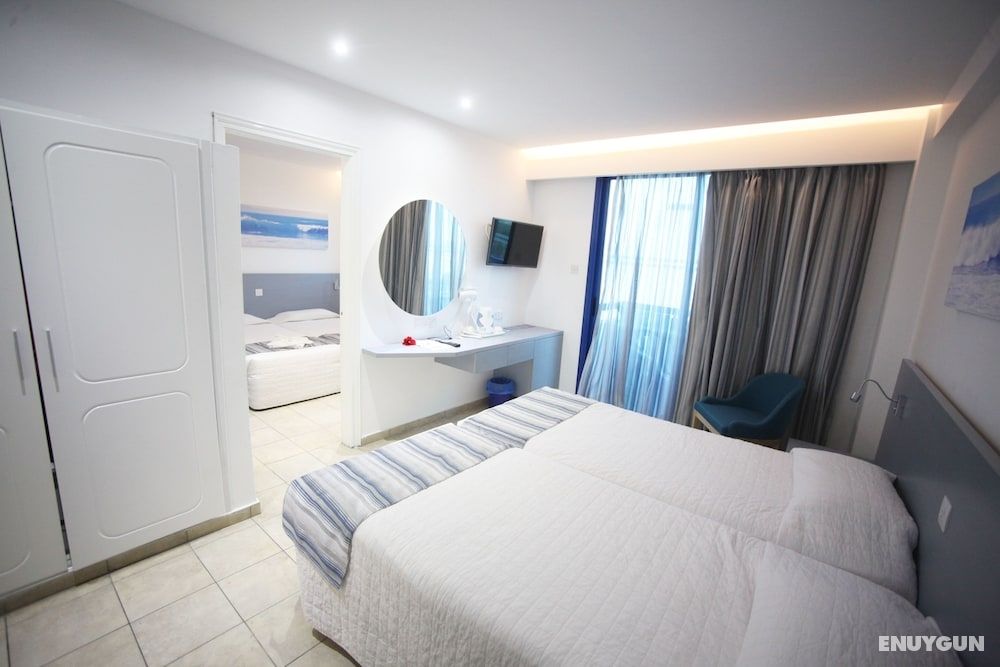 Superior Room, Partial Sea View (2 Twin Rooms Interconnecting Door)