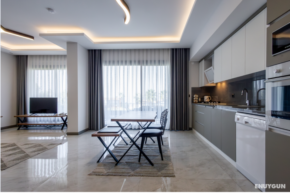 Deluxe Suite, Sea View, Garden Floor