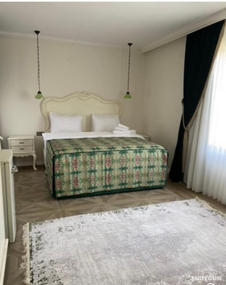 Deluxe Room, Partial Lake View