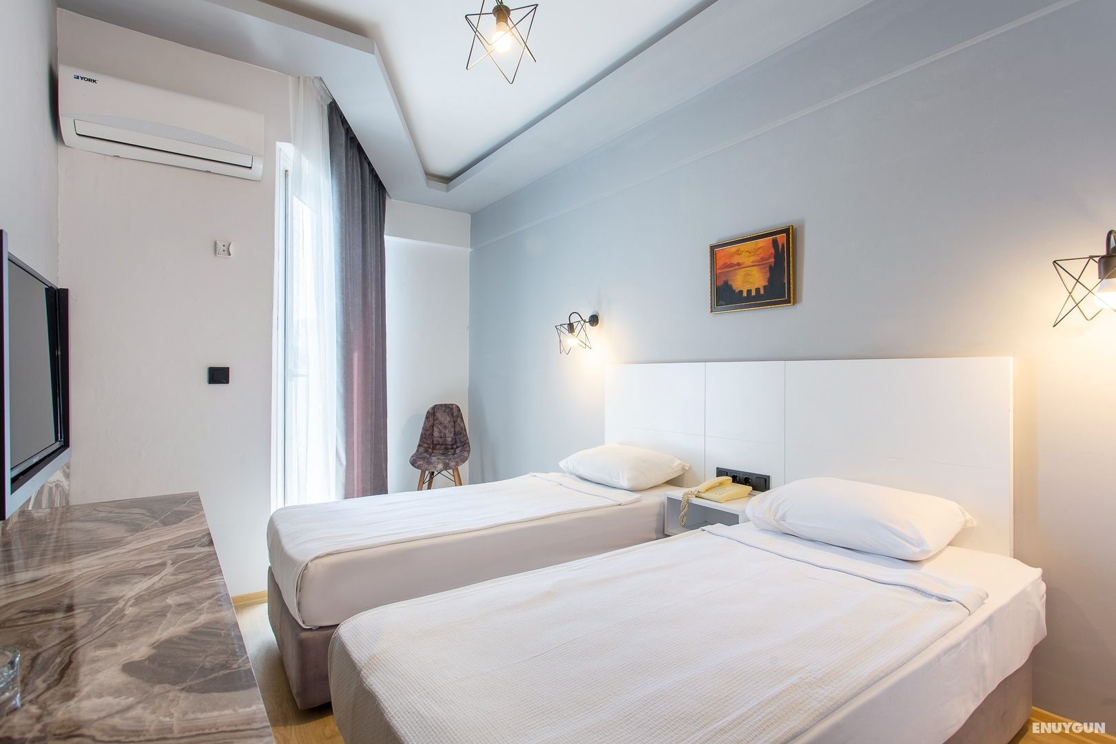 Standard Room with Twin Beds and Balcony