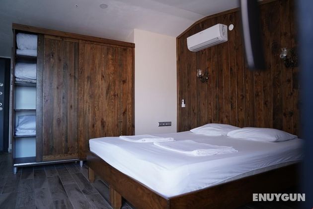 Deluxe Room (Garden View)
