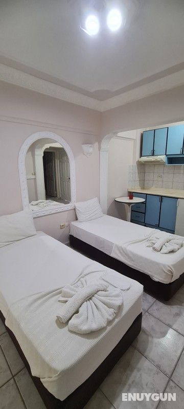 Room for 4 People without View (Two Sections)