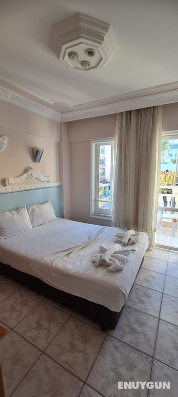 City View Room for 4 People (Two Sections)