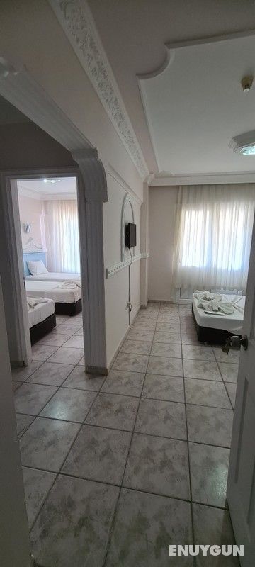 Room for 5 People with City View