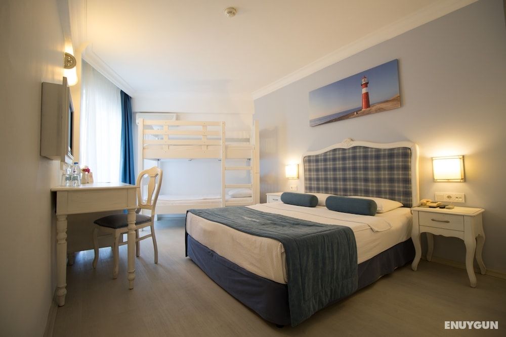 Family Quadruple Room, Multiple Beds