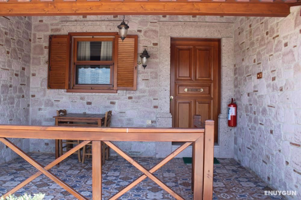 Deluxe Room with Garden View and Balcony