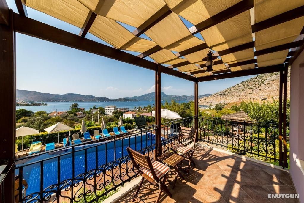 Room with Balcony - Sea View
