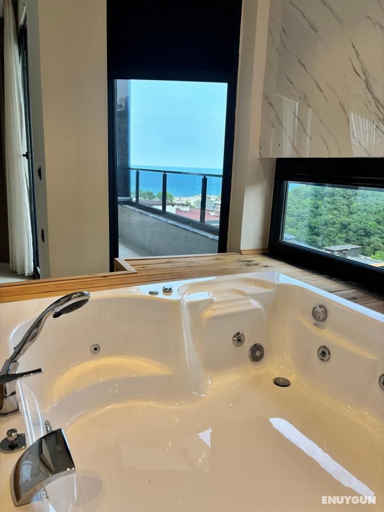 Suite Room with Jacuzzi, Sea and Garden View, Jacuzzi (2 Persons)