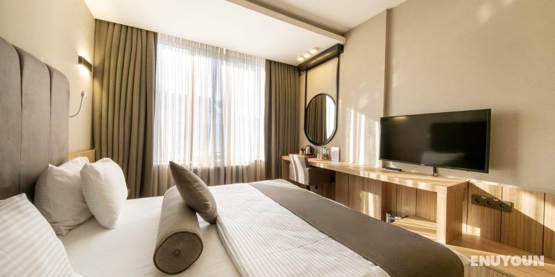 Standard Custom Large Bed Room