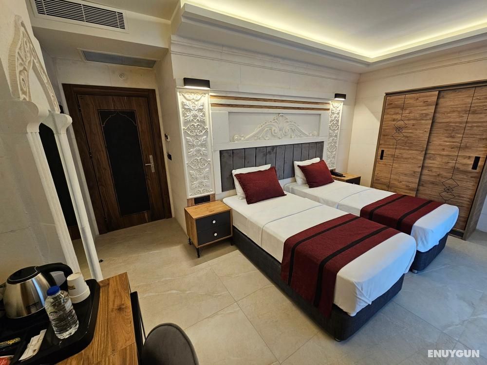 Standard Twin Room, City View