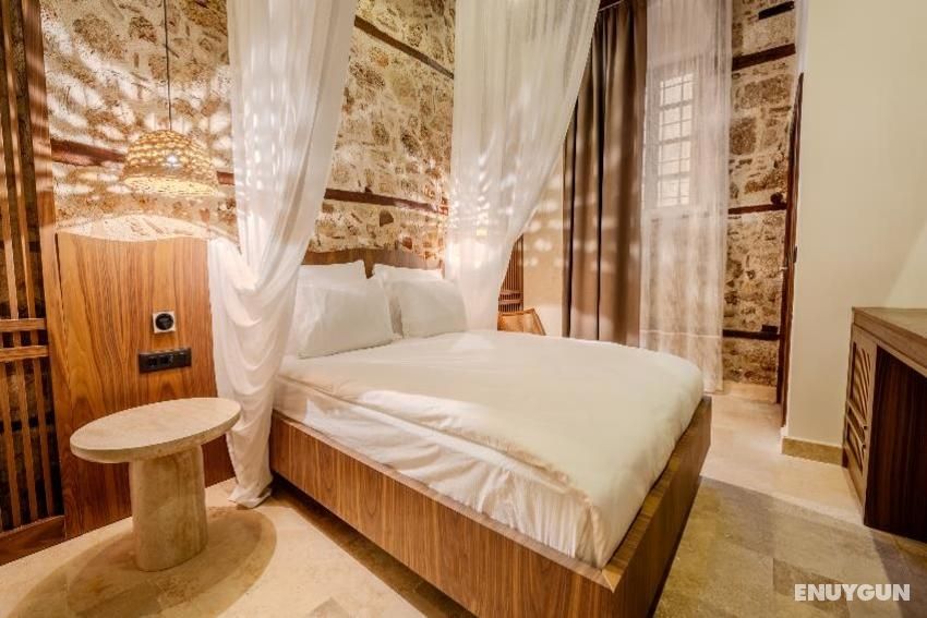 Deluxe Custom Cadde Room