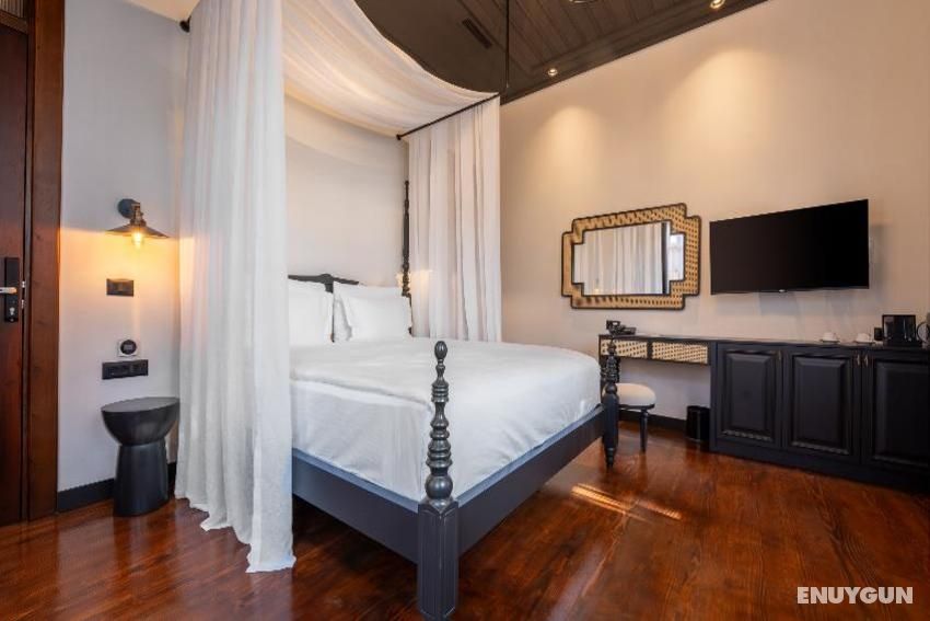 Deluxe Custom Room