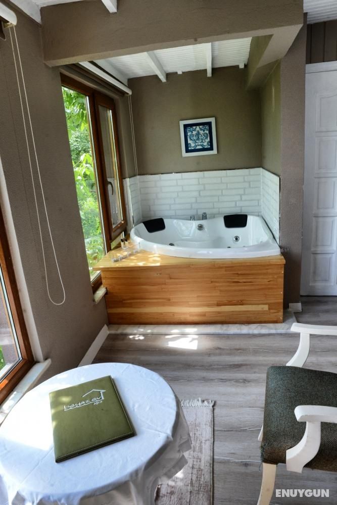 Suite Room with Jacuzzi, River View