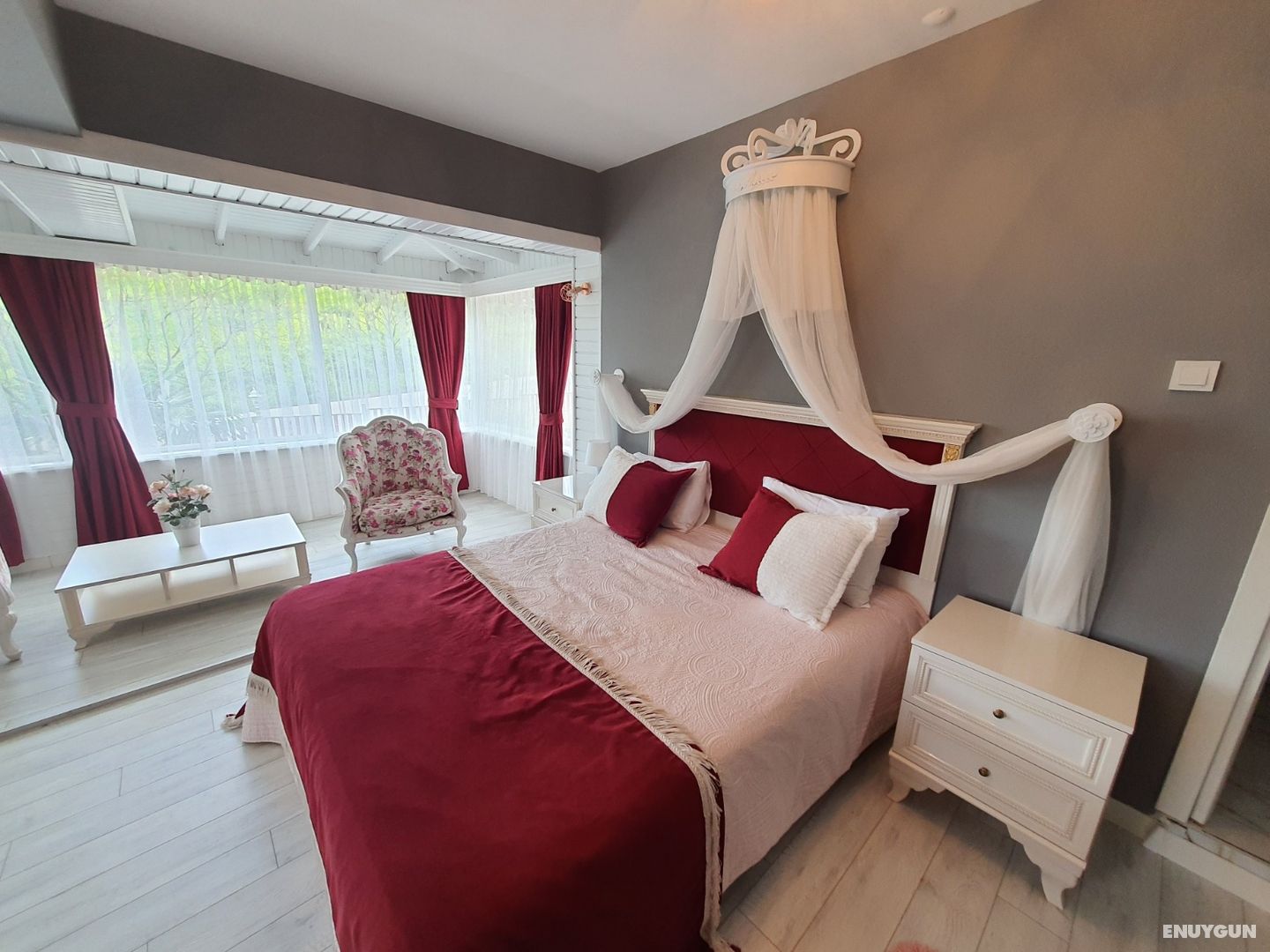 Deluxe Room with Fireplace, Garden View, Fireplace