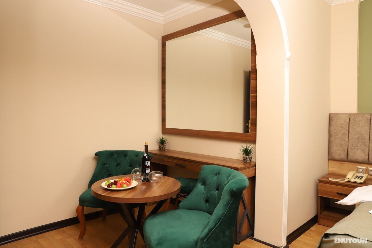 Suite Room with Balcony