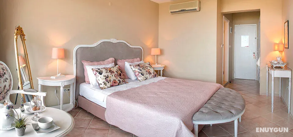 Standard Sea View Room