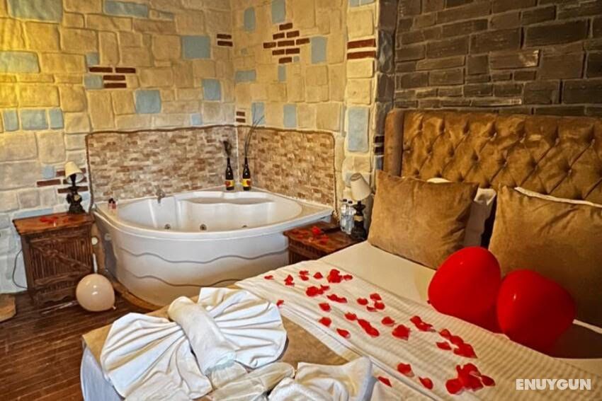 Stone House - with Jacuzzi, Lake or Garden View, with Jacuzzi