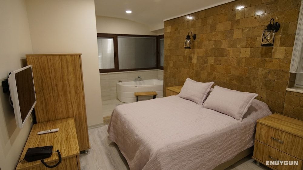 Deluxe Suite, Hot Tub