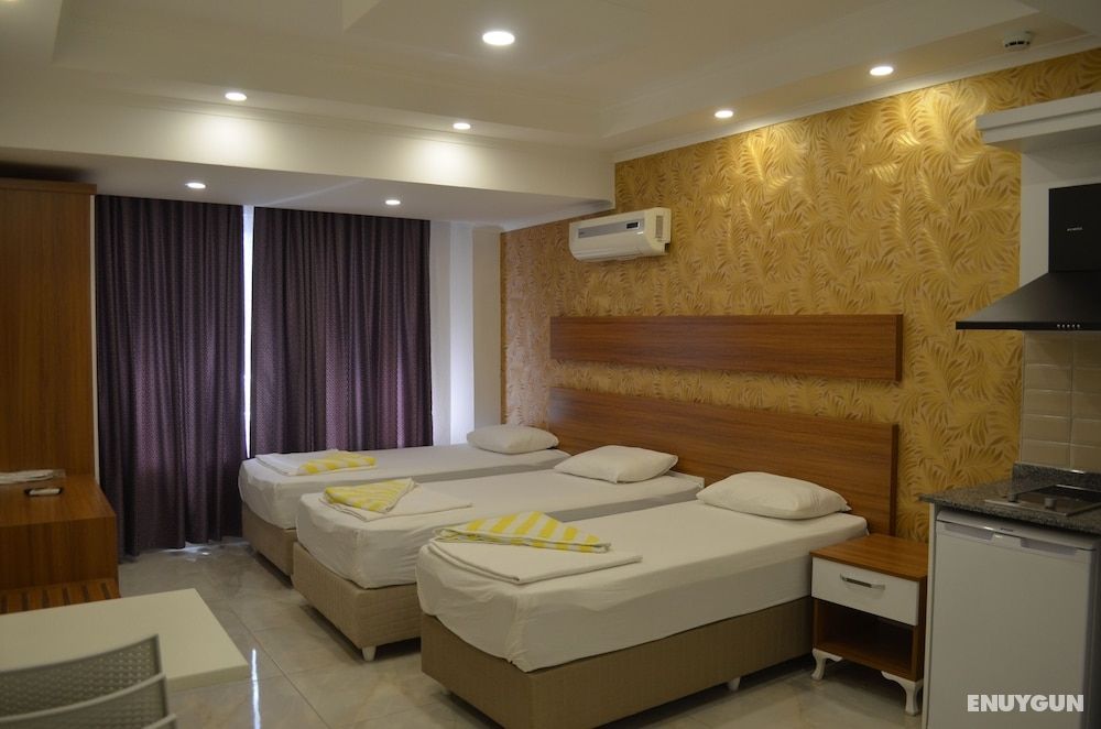 Standard Studio, 3 Single Beds