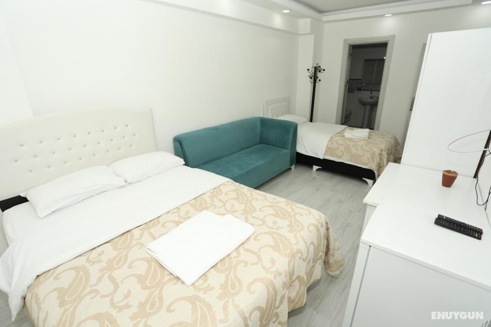 Triple Room, Street View, Air Conditioning