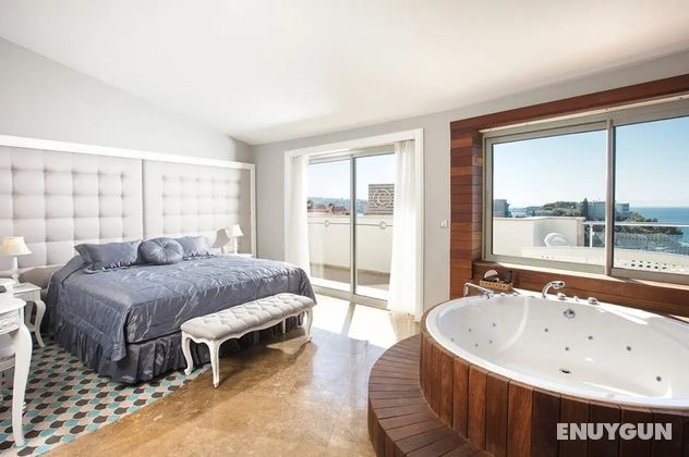 Diamond Suite Room