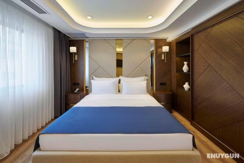 Marmara Suite Room with Bosphorus View