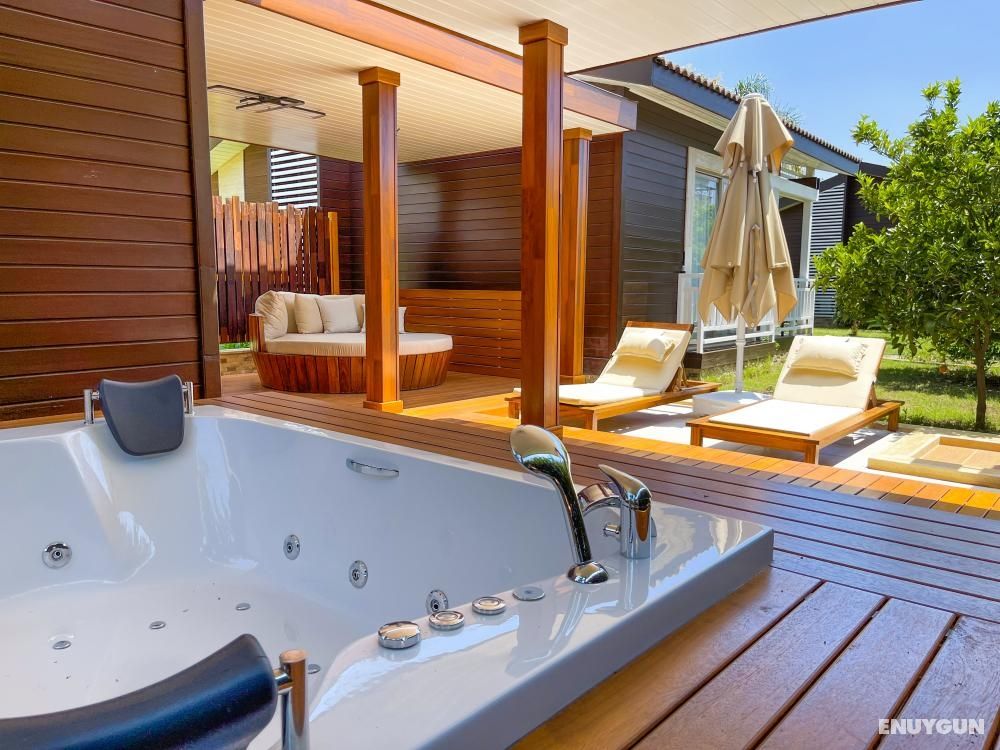 Deluxe Room with Jacuzzi, Garden View, Jacuzzi
