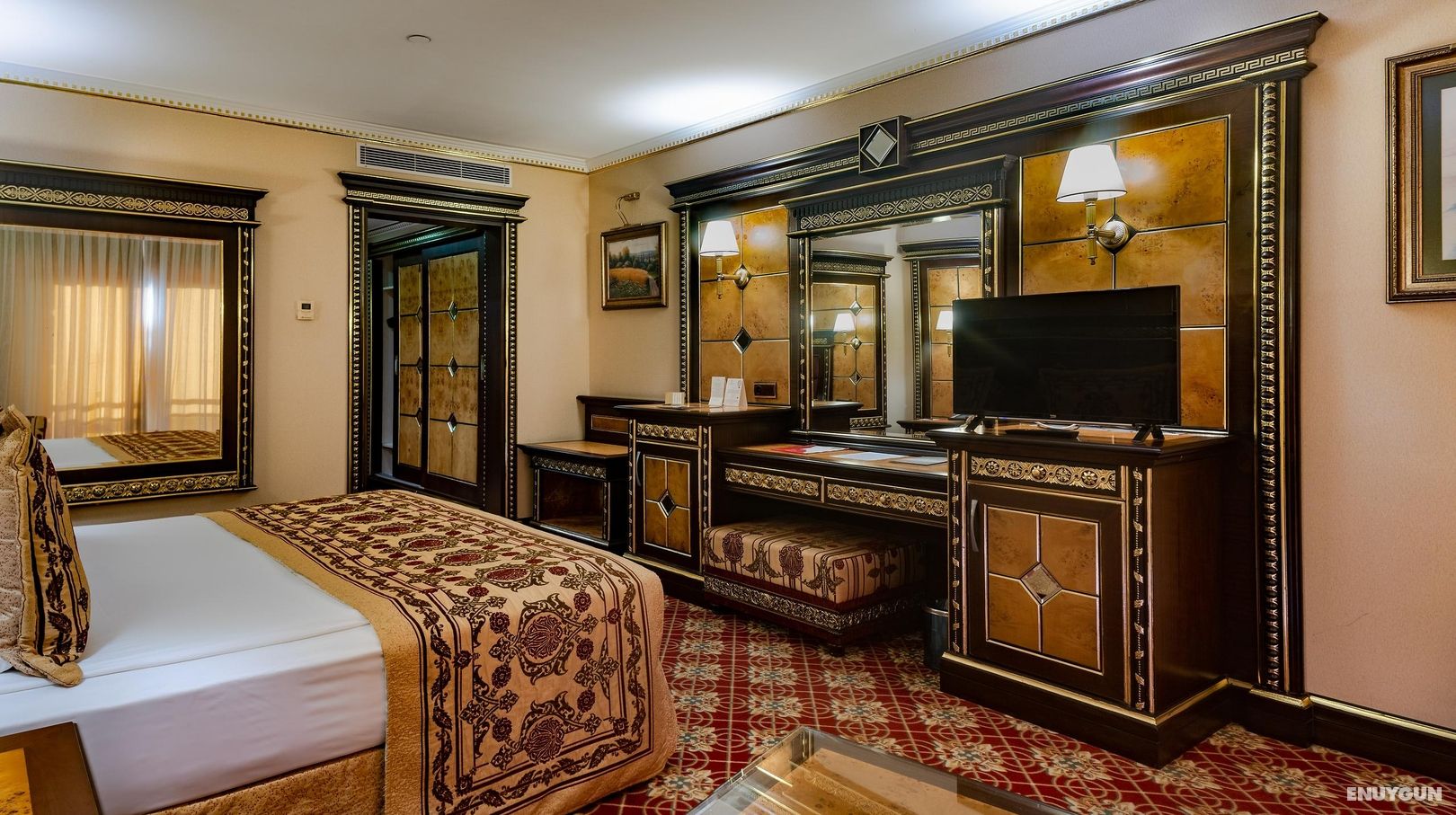 Elegance Building Room