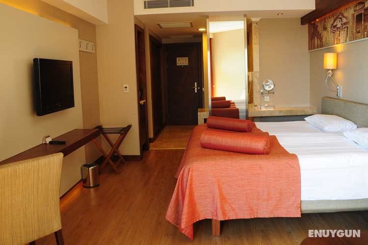 Standard Room with Pool