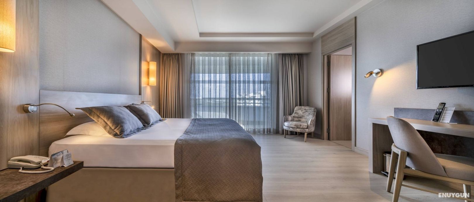 Junior Deluxe Suite Room
