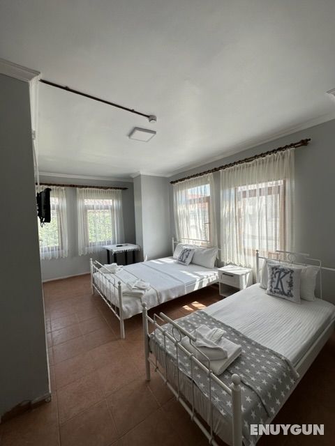 Large Standard Room, Partial Sea View, Air Conditioning