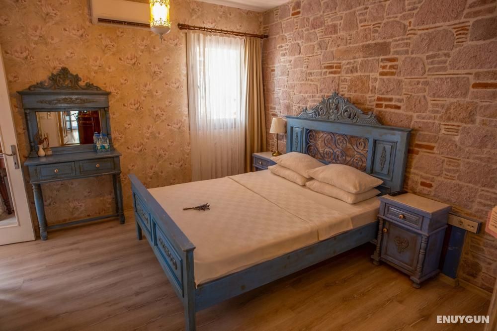 Connecting Room with balcony, Garden View