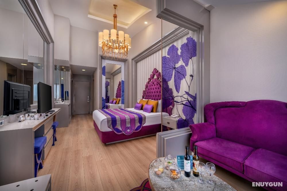 Be Romantic with Side Sea View