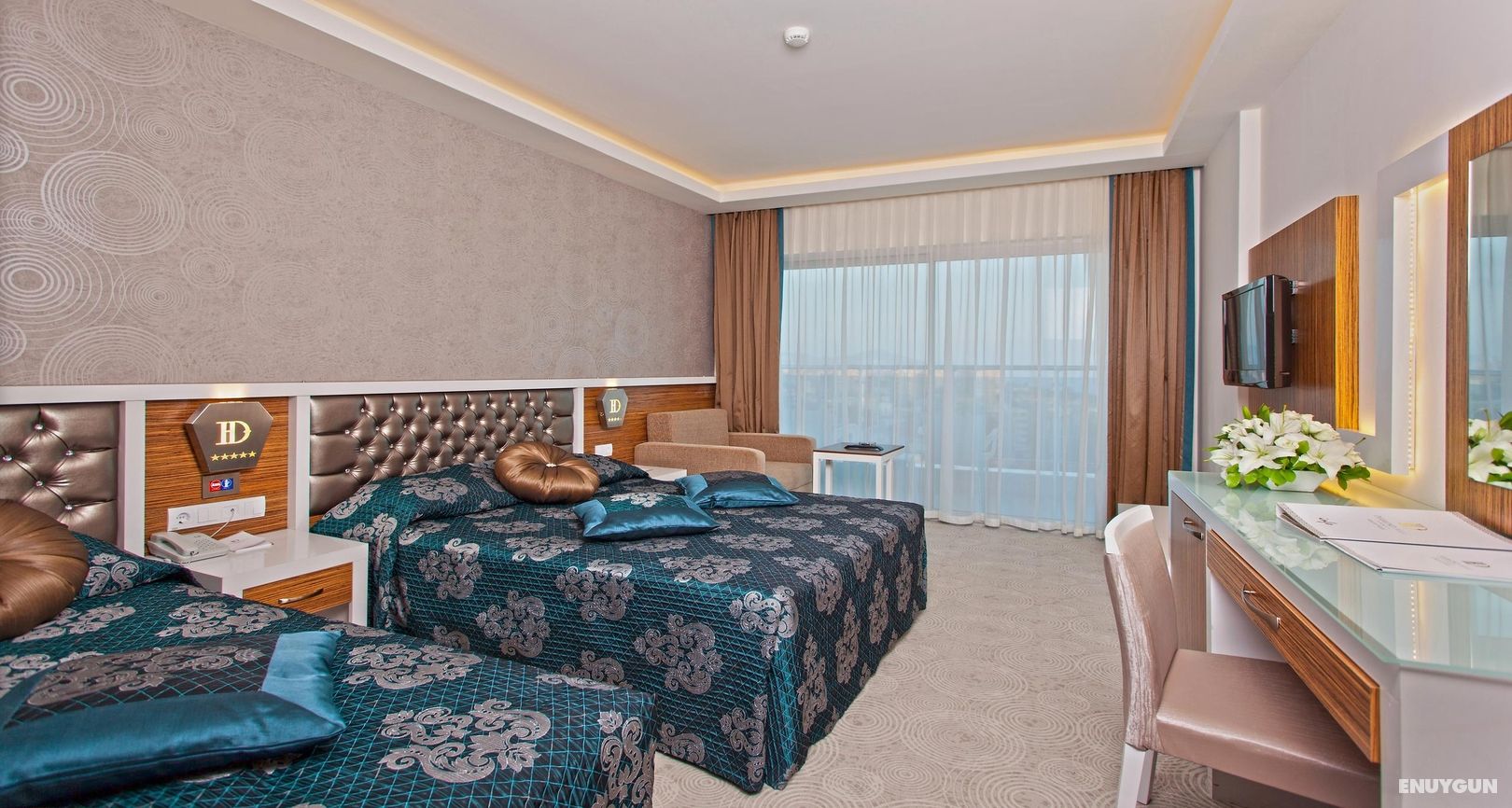 Standard Partial Sea View